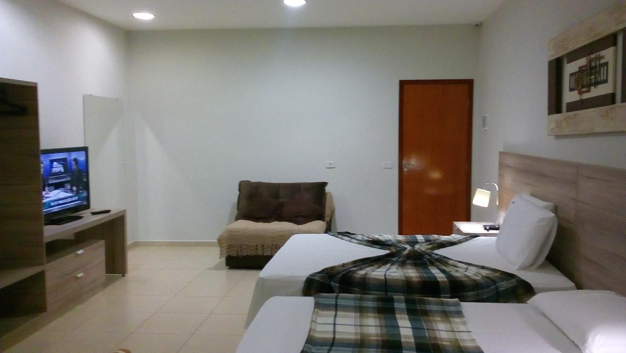 Hotel Renascer Morrinhos  Экстерьер фото