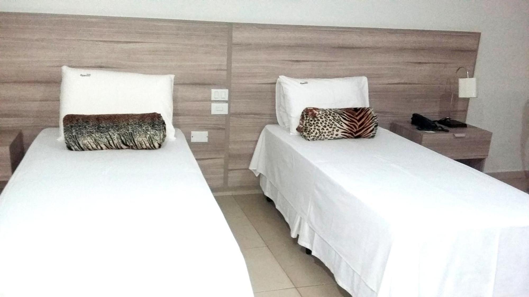 Hotel Renascer Morrinhos  Экстерьер фото