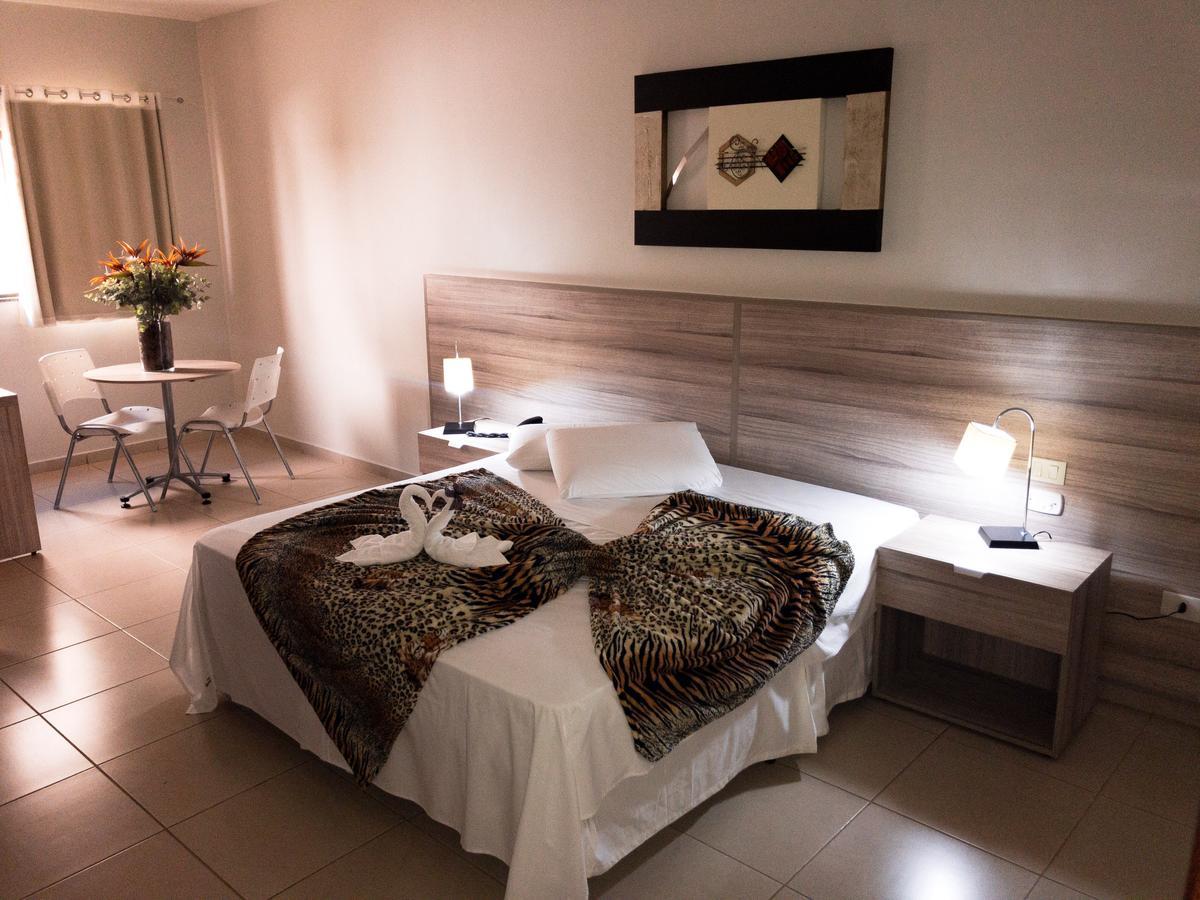 Hotel Renascer Morrinhos  Экстерьер фото